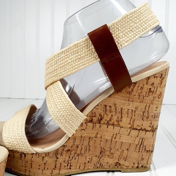 Steve Madden Elika Women Open Toe Synthetic Tan Wedge Sandal - Picture 8 of 14